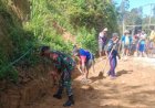 Babinsa dan Warga Gotong Royong Lebarkan Akses Jalan di Kabae, Mamasa